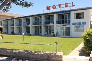 Imagen de los exteriores del Motel Zorba. Foto 13