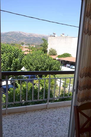 Imagen de la habitación del Pensión Akrogiali, Amarynthos. Foto 16