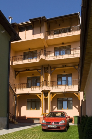 Imagen de los exteriores del Pensión Ambient, Brasov. Foto 14