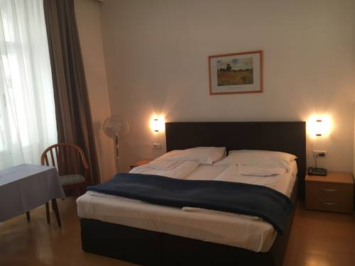 Imagen de la habitación del Pensión Ani-falstaff. Foto 14