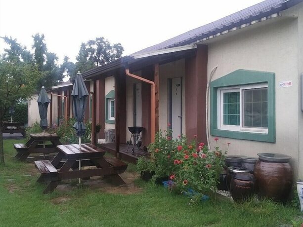 Imagen de los exteriores del Pensión Apple Farm, Nonsan. Foto 16