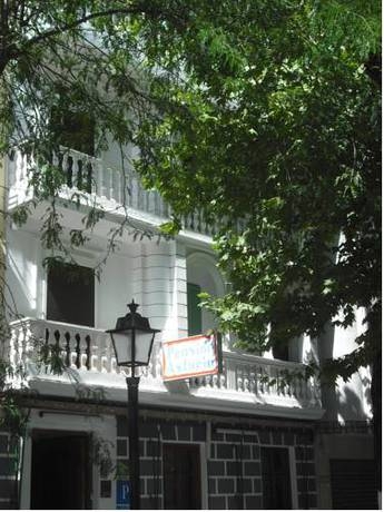 Imagen de los exteriores del Pensión Astoria, Lanjar&oacute;n ( Alpujarra ). Foto 9