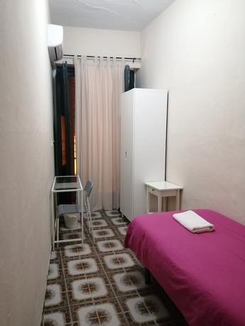 Imagen de la habitación del Pensión Azahar, Sevilla. Foto 5