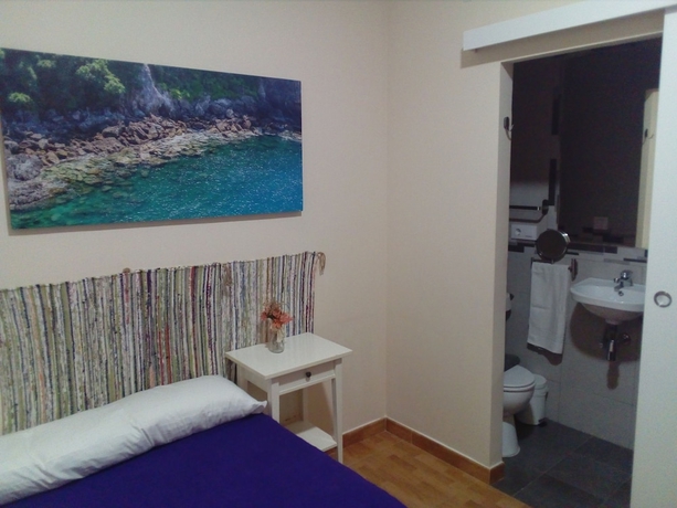 Imagen de la habitación del Pensión Azahar, Sevilla. Foto 7