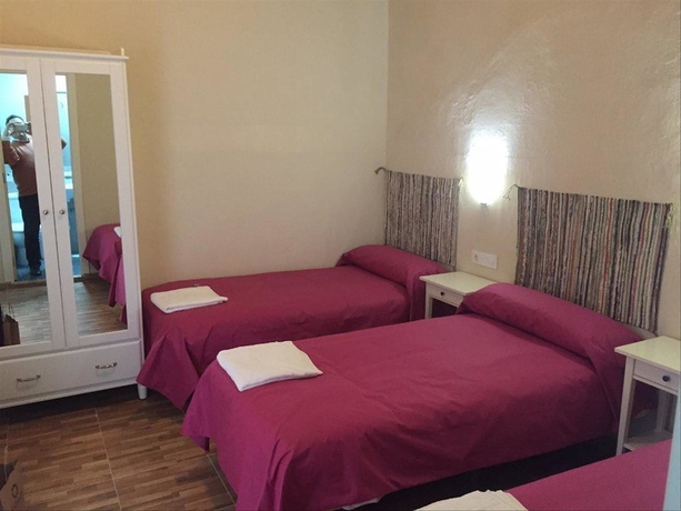 Imagen de la habitación del Pensión Azahar, Sevilla. Foto 11