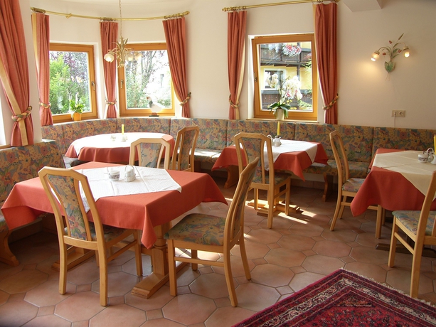 Imagen del bar/restaurante del Pensión - Bandb Elisabeth Radstadt. Foto 6