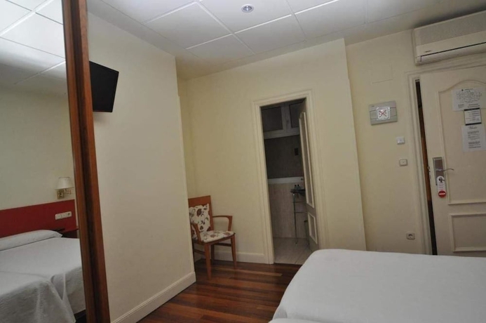 Imagen de la habitación del Pensión Bikain. Foto 4