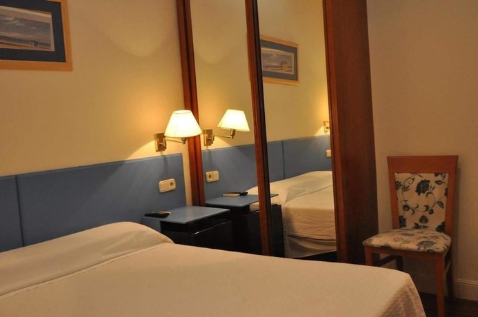 Imagen de la habitación del Pensión Bikain. Foto 10