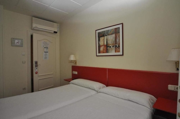 Imagen de la habitación del Pensión Bikain. Foto 11