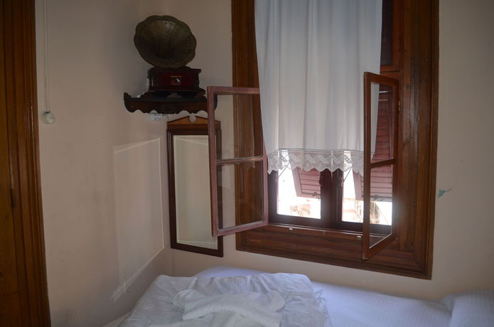 Imagen de los interiores del Pensión Bonjour, Ayvalik. Foto 8