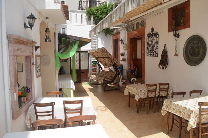 Imagen de los interiores del Pensión Bonjour, Ayvalik. Foto 11