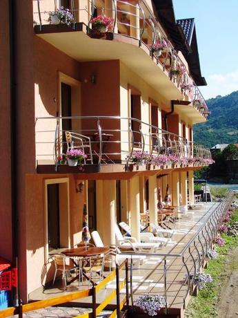 Imagen de los exteriores del Pensión Camelia, Băile Herculane. Foto 4