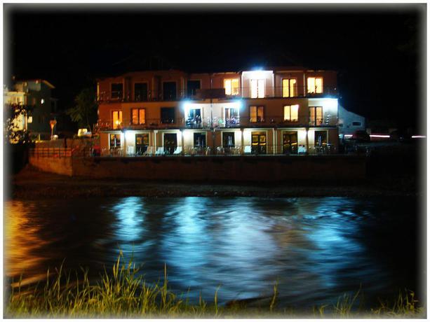 Imagen de los exteriores del Pensión Camelia, Băile Herculane. Foto 5