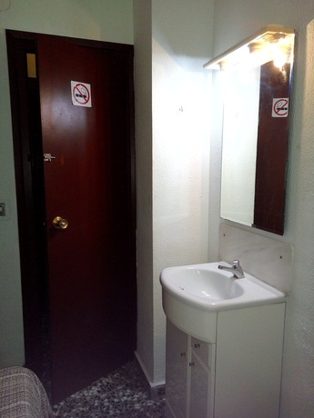 Imagen de la habitación del Pensión Centricacalp. Foto 17