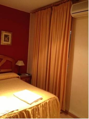 Imagen de la habitación del Pensión Cibeles, Córdoba. Foto 3
