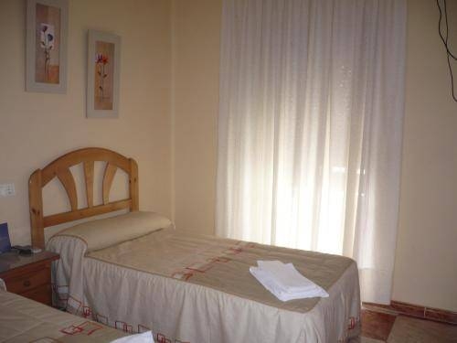 Imagen de la habitación del Pensión Cibeles, C&oacute;rdoba. Foto 6