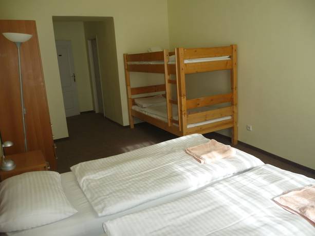 Imagen de la habitación del Pensión City Center and L`Opera. Foto 2