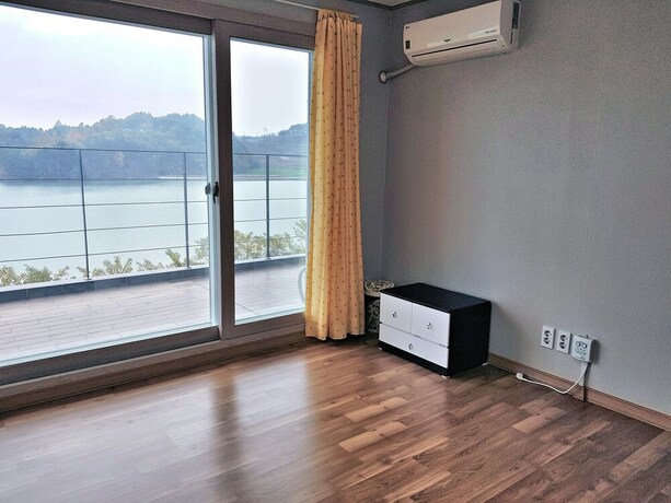 Imagen de la habitación del Pensión Daol. Foto 9