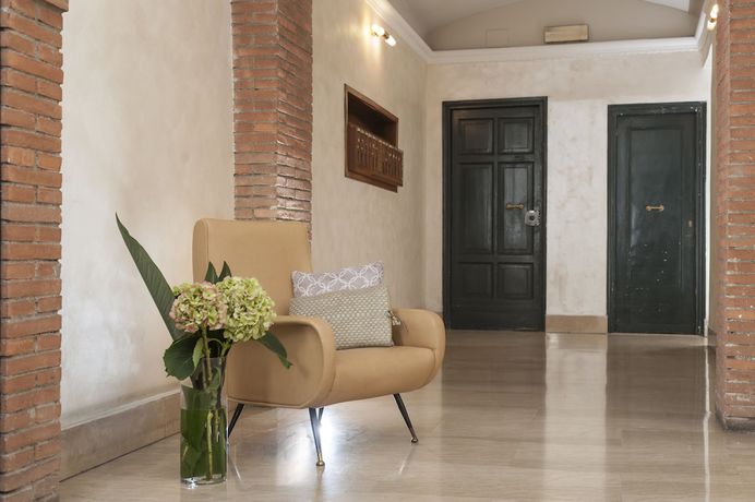 Imagen de los interiores del Pensión Daphne Luxury Suites. Foto 13