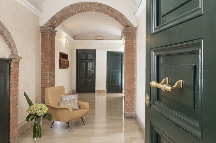 Imagen de los interiores del Pensión Daphne Luxury Suites. Foto 14