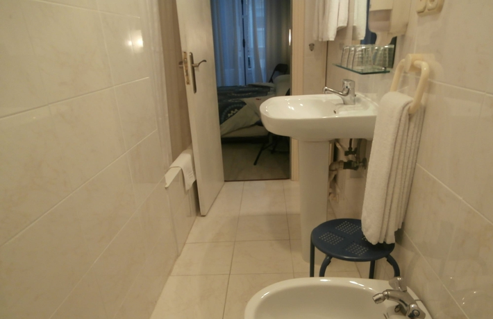 Imagen de la habitación del Pensión Donostiarra. Foto 2