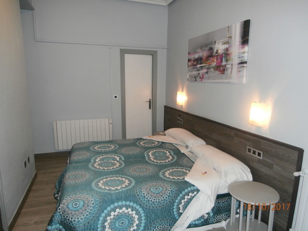 Imagen de la habitación del Pensión Donostiarra. Foto 4