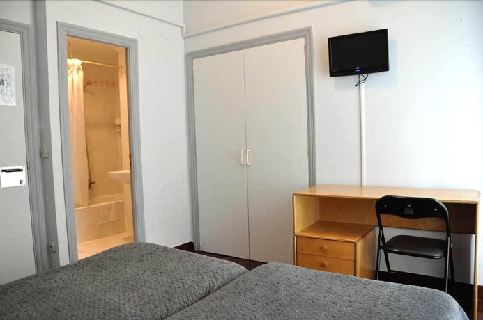 Imagen de la habitación del Pensión Donostiarra. Foto 14