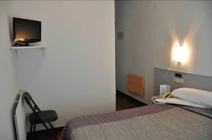 Imagen de la habitación del Pensión Donostiarra. Foto 15