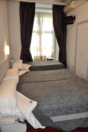 Imagen de la habitación del Pensión Donostiarra. Foto 17