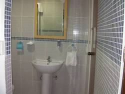 Imagen de la habitación del Pensión Doña Lola, Torremolinos. Foto 5