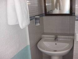 Imagen de la habitación del Pensión Doña Lola, Torremolinos. Foto 10