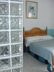 Imagen de la habitación del Pensión Doña Lola, Torremolinos. Foto 12