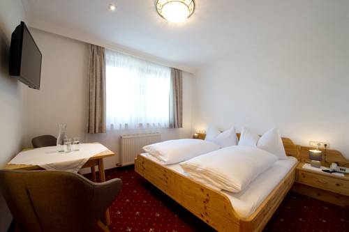 Imagen de la habitación del Pensión Edelwei&szlig;, Sankt Johann im Pongau. Foto 7