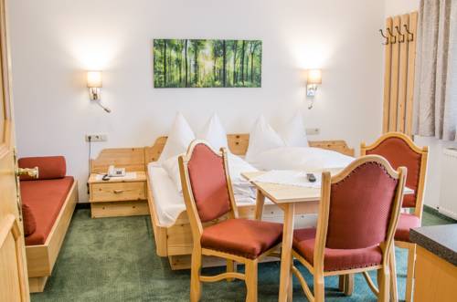 Imagen de la habitación del Pensión Edelwei&szlig;, Sankt Johann im Pongau. Foto 8