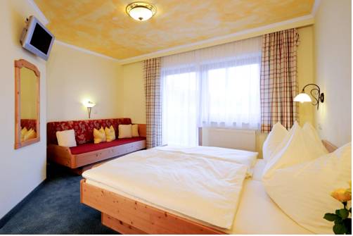Imagen de la habitación del Pensión Edelwei&szlig;, Sankt Johann im Pongau. Foto 11