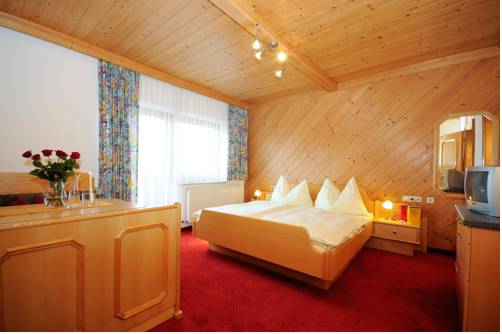 Imagen de la habitación del Pensión Edelwei&szlig;, Sankt Johann im Pongau. Foto 14