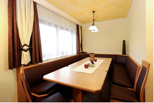 Imagen de la habitación del Pensión Edelwei&szlig;, Sankt Johann im Pongau. Foto 15