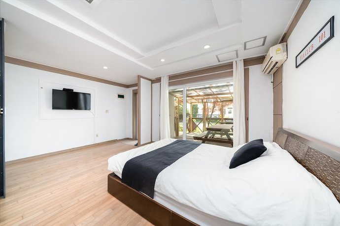 Imagen de la habitación del Pensión Eia Club. Foto 18