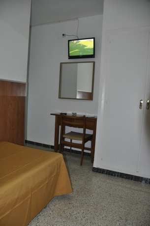Imagen de la habitación del Pensión El Amigo, Lloret de Mar. Foto 7