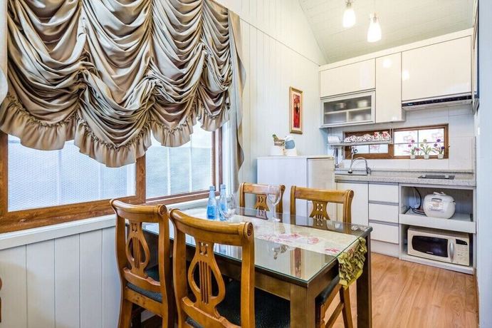 Imagen de la habitación del Pensión Elsia. Foto 15