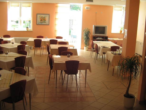 Imagen del bar/restaurante del Pensión Emaus. Foto 2