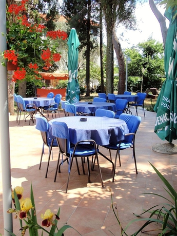 Imagen del bar/restaurante del Pensión Emaus. Foto 3