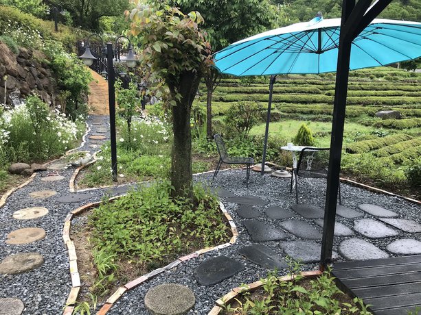 Imagen de los exteriores del Pensión Emotion. Foto 14