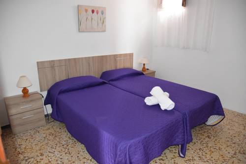 Imagen de la habitación del Pensión Eva, Playa de Mog&aacute;n. Foto 5