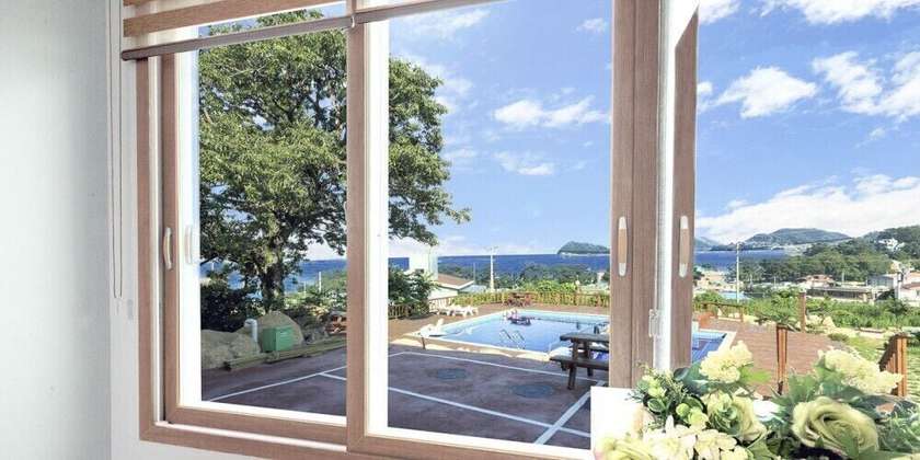 Imagen de la habitación del Pensión Famile. Foto 20