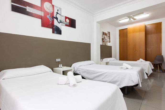 Imagen de la habitación del Pensión Galicia, Canovelles. Foto 17