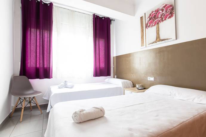 Imagen de la habitación del Pensión Galicia, Canovelles. Foto 20