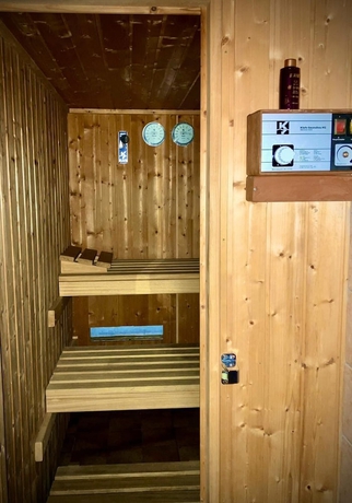 Imagen de la piscina del Pensión Gasthof R&ouml;sslhof. Foto 16