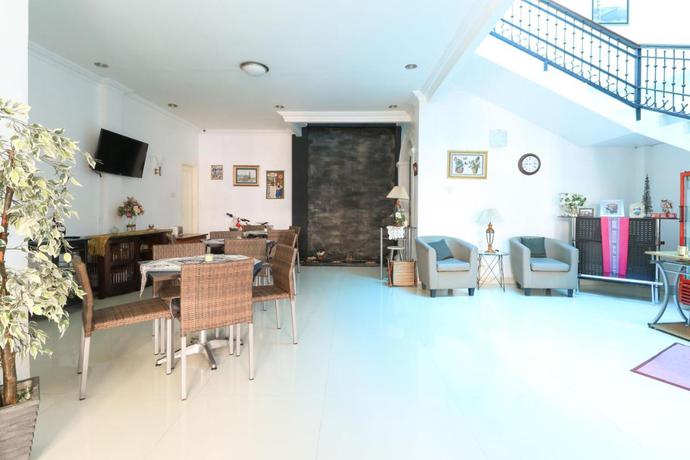 Imagen de los interiores del Pensión Ge JacMart Homestay Makassar. Foto 6