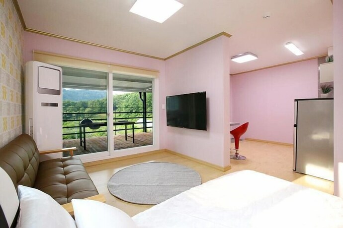 Imagen general del Pensión Hongcheon Stone Island Pool Villa. Foto 1